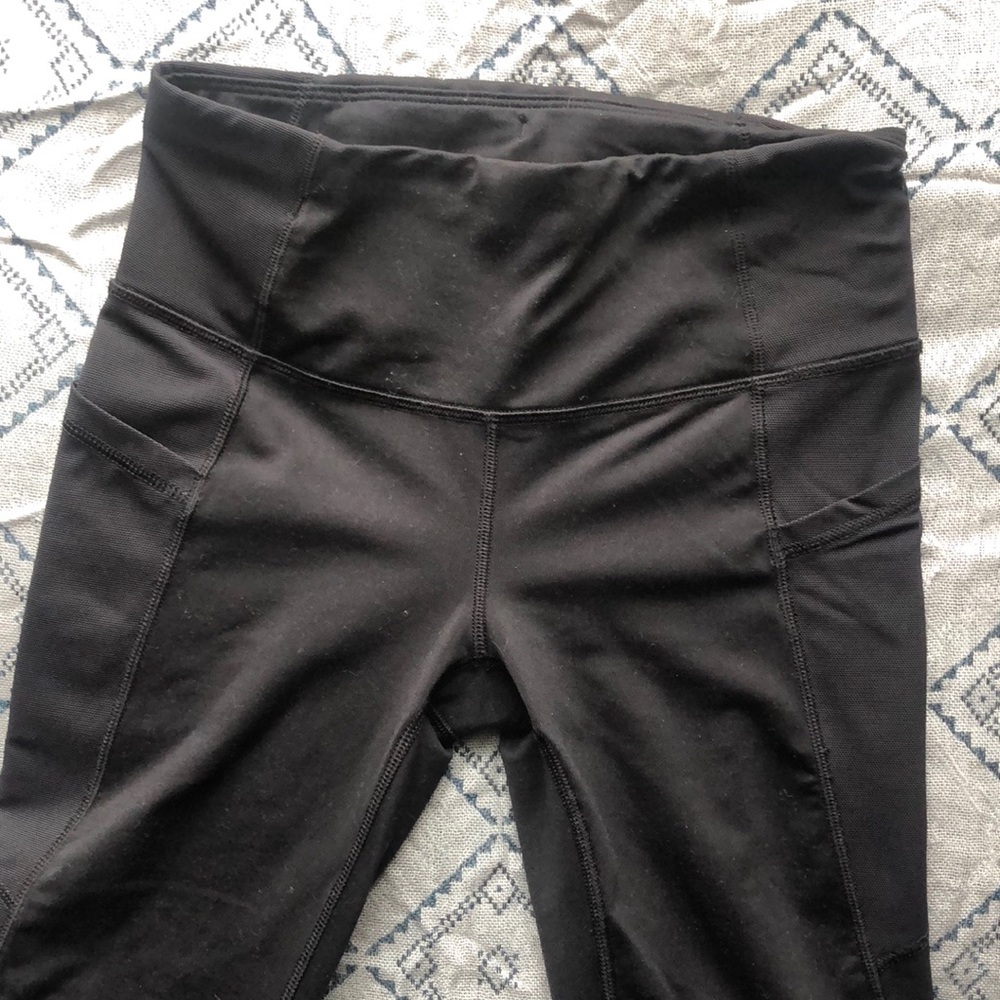 Like new black Ivivva leggings!